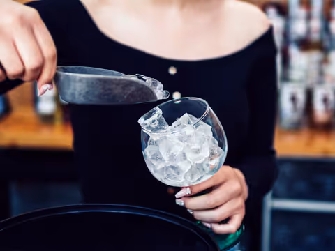 Ice Making Machines Guide for Everyday and Commercial Applications